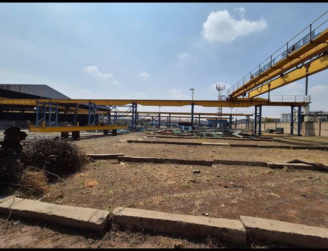 1,640M² WAREHOUSE TO LET IN ROODEKOP